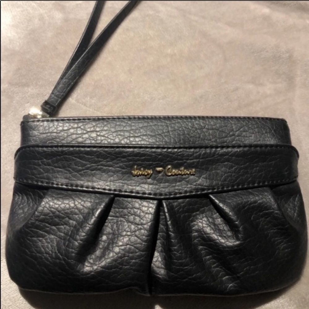 Juicy couture black vegan wristlet GC no stains